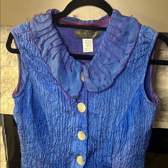 Silk size Small Blue and Purple Sleeveless Blouse with Ruffled Peter Pan Collar - Picture 3 of 7